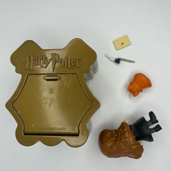 Harry Potter Hermione Granger Magical Capsules Series 3 Gold YuMe Toys 2020 - Picture 10 of 11